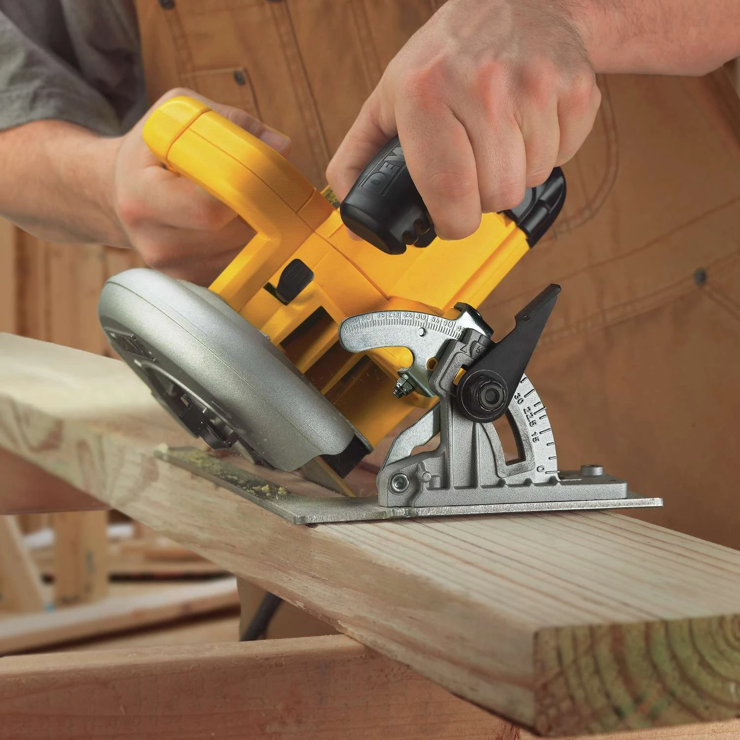 DeWalt 15 Amps 7-1/4 In. Corded Circular Saw 9 DeWalt 15 Amps 7-1/4 In. Corded Circular Saw - Image 7