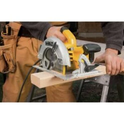 DeWalt 15 Amps 7-1/4 In. Corded Lightweight Circular Saw -Makillta Store 51f44a46 f143 4140 98cf f1b63bda2506