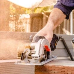 Worx 20V MAX 4-1/2 In. Cordless Brushless Compact Circular Saw -Makillta Store c3a8e7e8 e043 4576 af7d 54f9647817f1