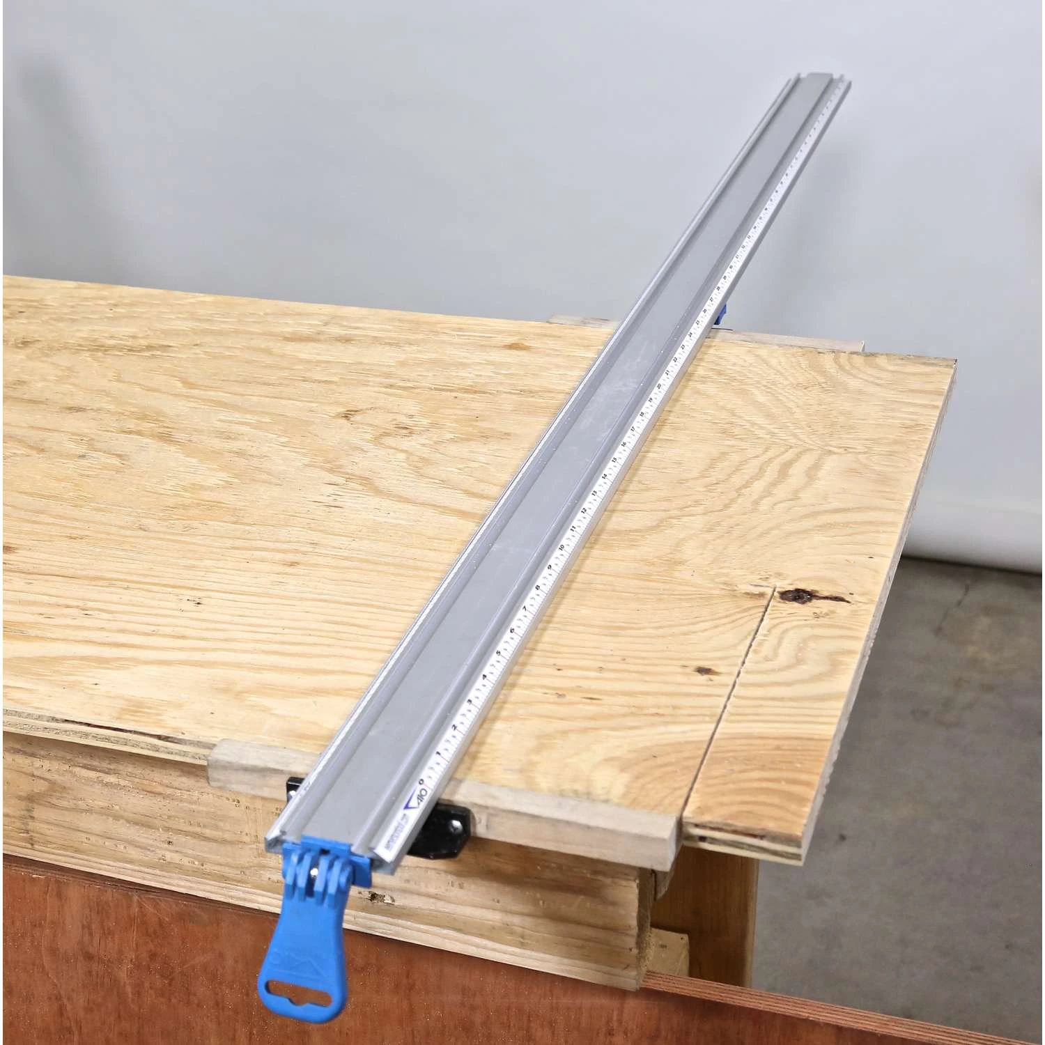 E. Emerson Tool Co. 50 In. L X 2.5 In. W Straight Edge Clamping Tool Guide 1 Pc 3 E. Emerson Tool Co. 50 In. L X 2.5 In. W Straight Edge Clamping Tool Guide 1 Pc