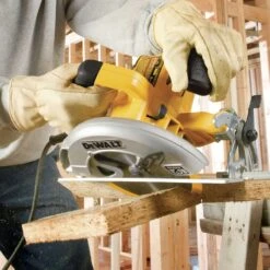 DeWalt 15 Amps 7-1/4 In. Corded Lightweight Circular Saw -Makillta Store efbc9e04 a1ac 491f b3da c110fdf97dba