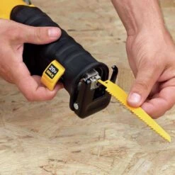 DeWalt 20V MAX Cordless Brushed Reciprocating Saw Kit (Battery & Charger) -Makillta Store fdaee515 28ec 4f19 ad12 2193150f38ad